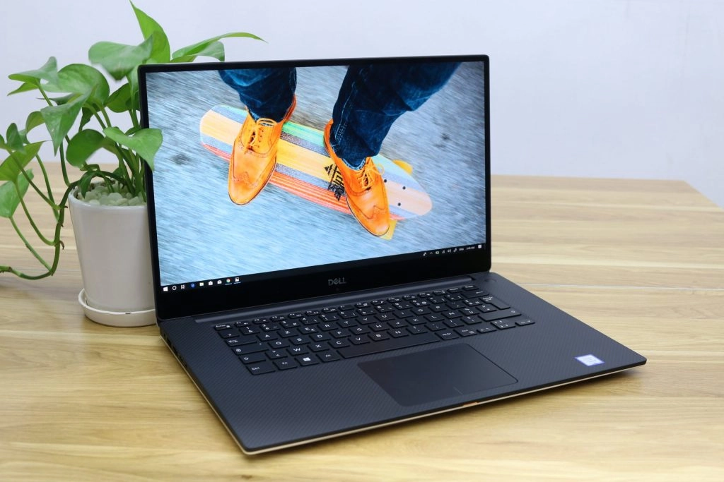 Thế Giới Số 365 | [Like New] Dell XPS 9570 (Core i7-8750H, 16GB, 512GB, NVIDIA GTX 1050Ti, 15.6 FHD IPS)