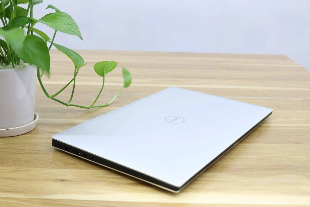 Thế Giới Số 365 | [Like New] Dell XPS 9570 (Core i7-8750H, 16GB, 512GB, NVIDIA GTX 1050Ti, 15.6 FHD IPS)