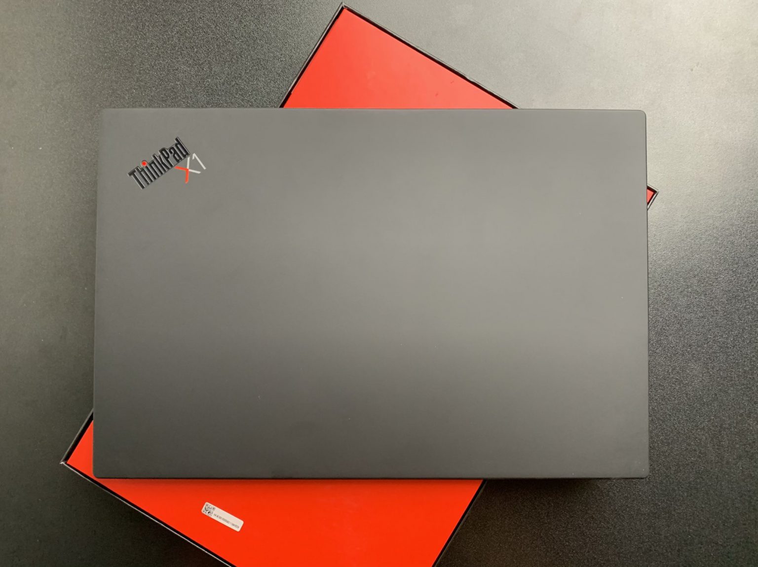 Thinkpad X1 Carbon Gen 8 Laptop doanh nhân cao cấp