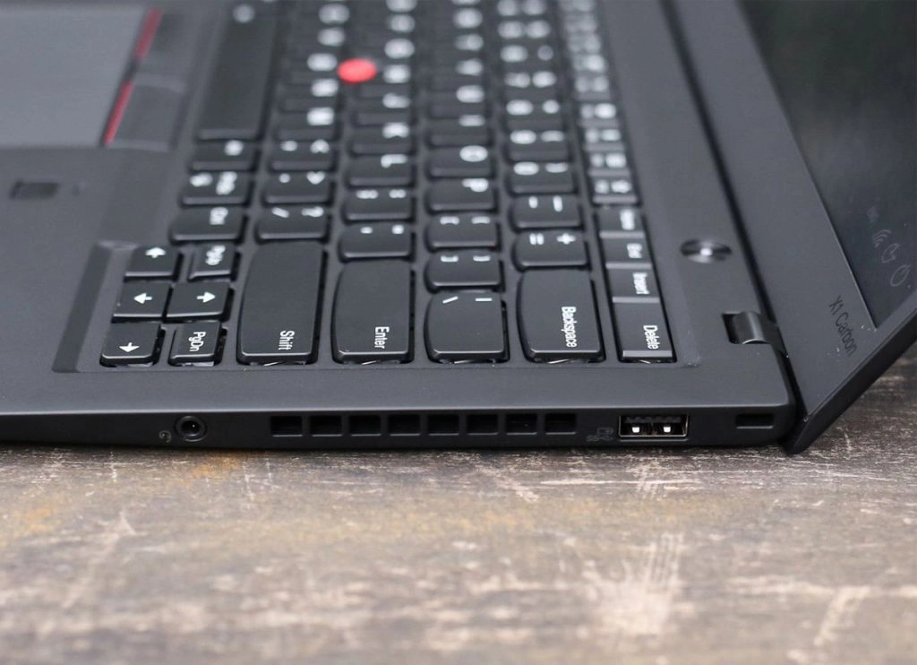 Thế Giới Số 365 | Laptop Lenovo Thinkpad X1 Carbon Gen 6 Core i7 8550U/ Ram 16GB /SSD 256GB 14 inch FHD