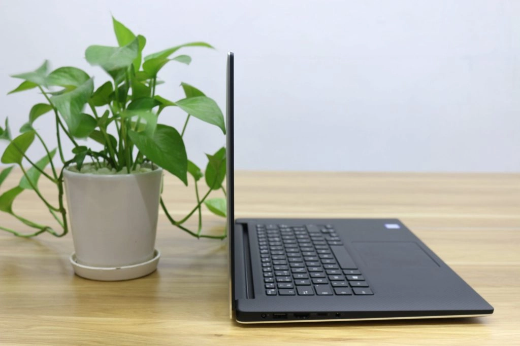 Thế Giới Số 365 | [Like New] Dell XPS 9570 (Core i7-8750H, 16GB, 512GB, NVIDIA GTX 1050Ti, 15.6 FHD IPS)