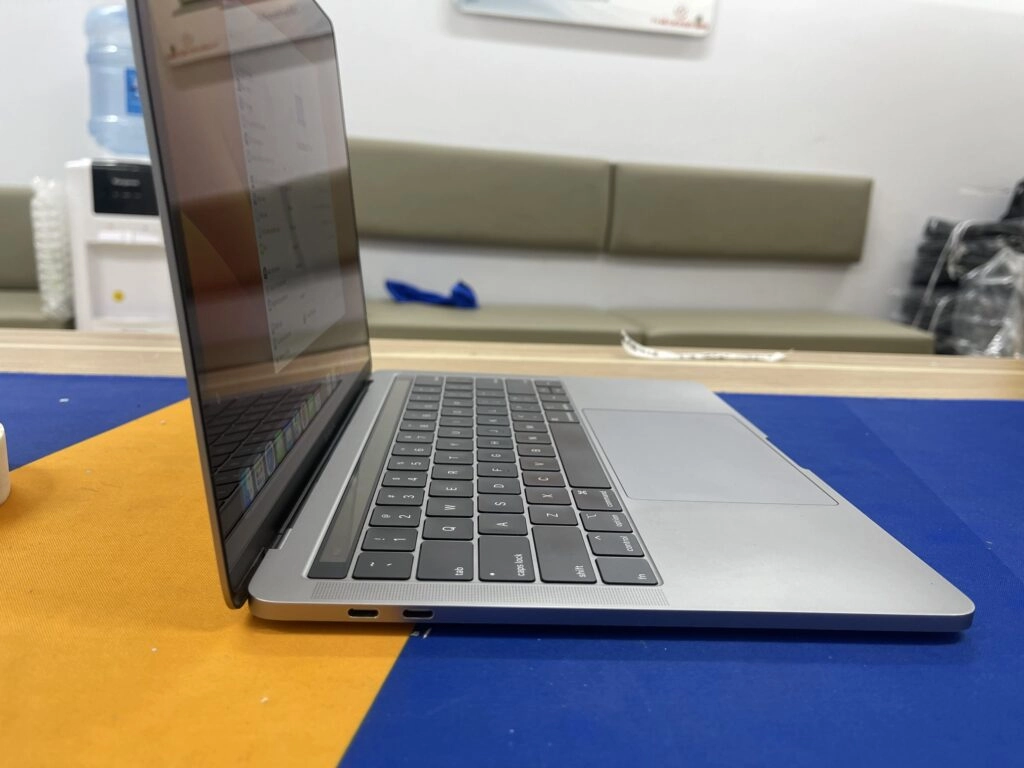 Thế Giới Số 365 | [Mới 99%] MacBook Pro 2019 13 inch Core i5 RAM 8GB SSD 128GB 1.4Hz