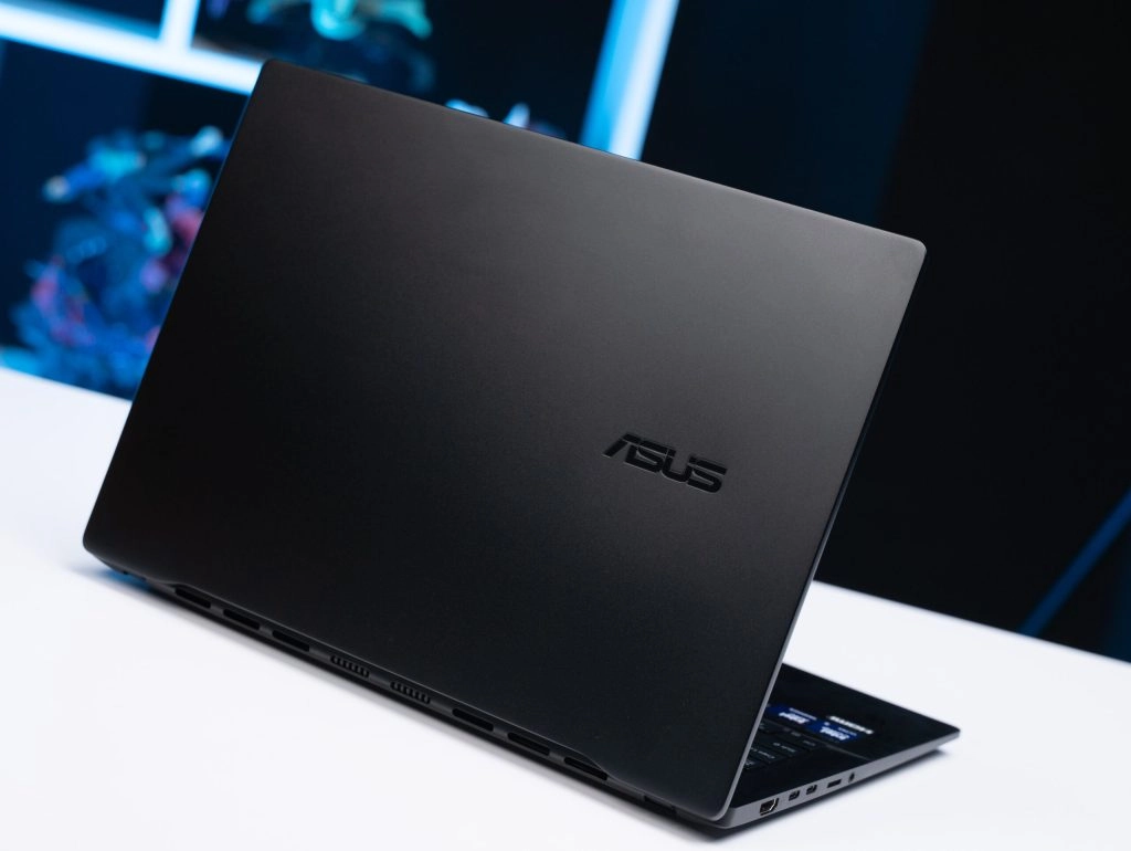 Thế Giới Số 365 | Gợi Ý 3 Mẫu Laptop Văn Phòng Lý Tưởng Nhất 2025 Sở Hữu Thiết Kế Hiện Đại, Giá Cực Ưu Đãi