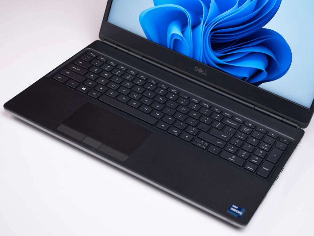 Thế Giới Số 365 | [Like New] Dell Precision 7560 (Core i9-11950H, 32GB, 512GB, RTX A4000, 15.6 FHD)