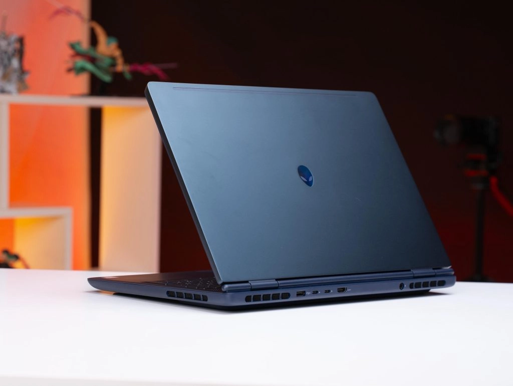 Thế Giới Số 365 | [New 100%] Alienware 16 Aurora 2025 (Core 7 240H, 32GB, 1TB, RTX 5060 8GB, 16 2K+ 120Hz)