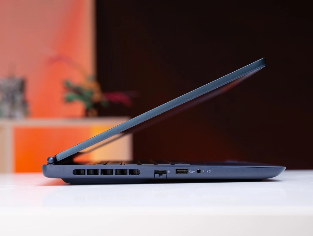Thế Giới Số 365 | [New 100%] Alienware 16 Aurora 2025 (Core 7 240H, 32GB, 1TB, RTX 5060 8GB, 16 2K+ 120Hz)