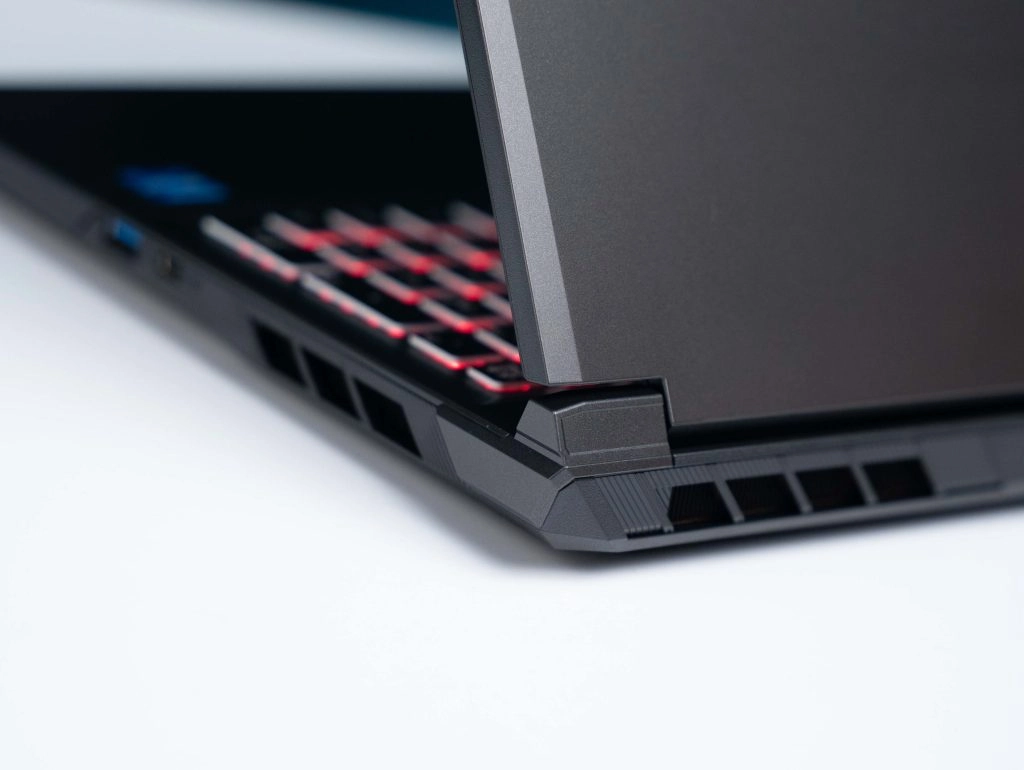 Thế Giới Số 365 | [New 100%] Acer Shadow Knight SH16-71-5G61 (Core i5-14450HX, 16GB, 1TB, RTX 4070 8GB, 16 2K+ IPS 165Hz)