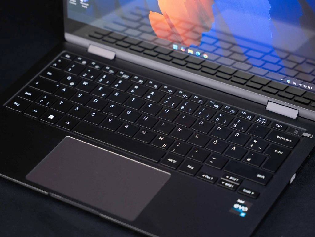 Thế Giới Số 365 | [New Outlet] Samsung Galaxy Book 3 360 13 (Core i7-1360P, 16GB, 512GB, 13.3 FHD AMOLED Touch)