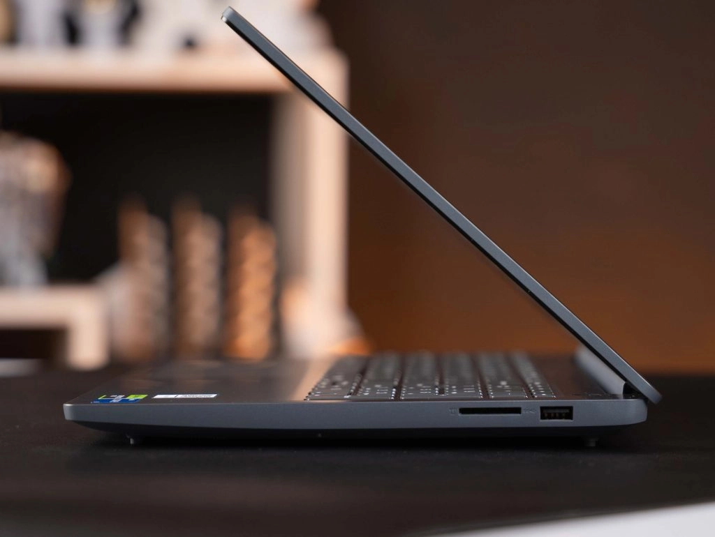 Thế Giới Số 365 | [New 100%] Lenovo LOQ Essential 15IAX9E 83LK0079VN (Core i5-12450HX, 16GB, 512GB, RTX 3050 6GB, 15.6 FHD 144Hz)
