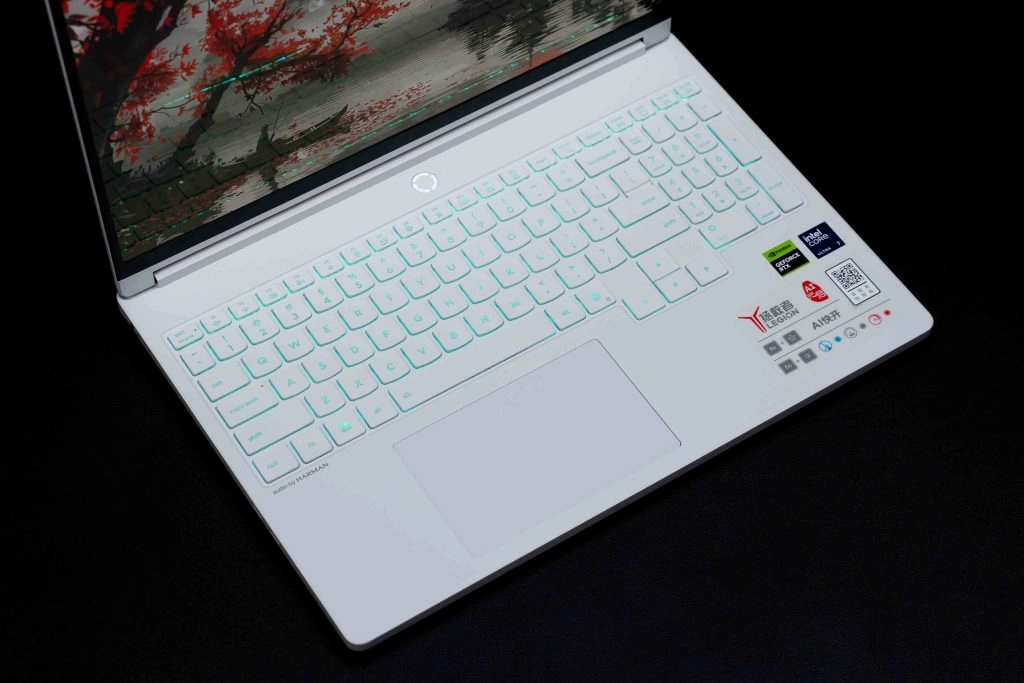 Laptop chính hãng giá tốt | Gaming, văn phòng, đồ họa – Thế Giới Số 365 [New 100%] Lenovo Legion Y7000X 2026 (Core Ultra 7 251HX, 16GB, 1TB, RTX 5060 8GB, 15.3 2K+ OLED 165Hz) - GlacierWhite