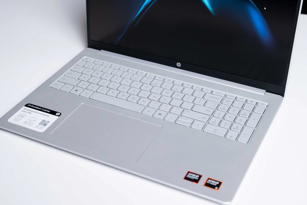 Thế Giới Số 365 | [New 100%] HP OmniBook 3 16-by0015dx (Ryzen 5 40, 8GB, 256GB, 16 2K Touch)